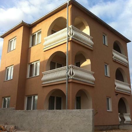 Apartments Mara Novi Vinodolski Exterior photo